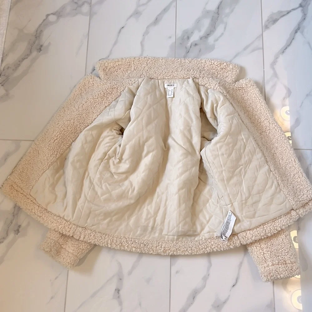 Forever 21 Cream Sherpa Jacket Girl’s Size 13/14